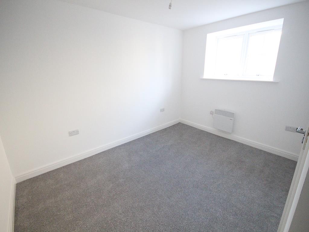 2 bedroom apartment To Let in Earby - IMG_5062.jpg